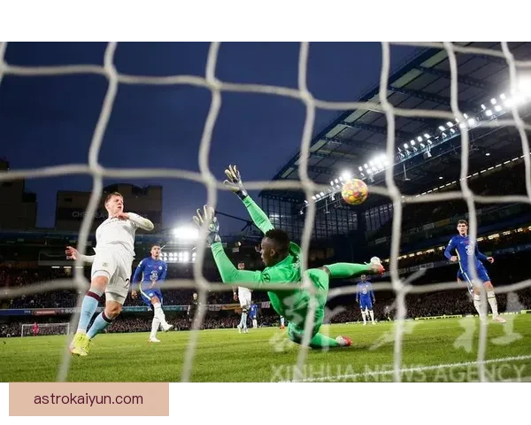 萨内最佳位置分析显示其在边锋角色中的发挥稳定和持续提升的潜力。